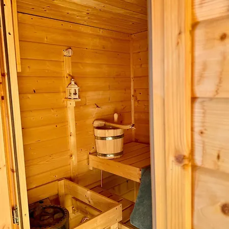 Grosse Mit Sauna *